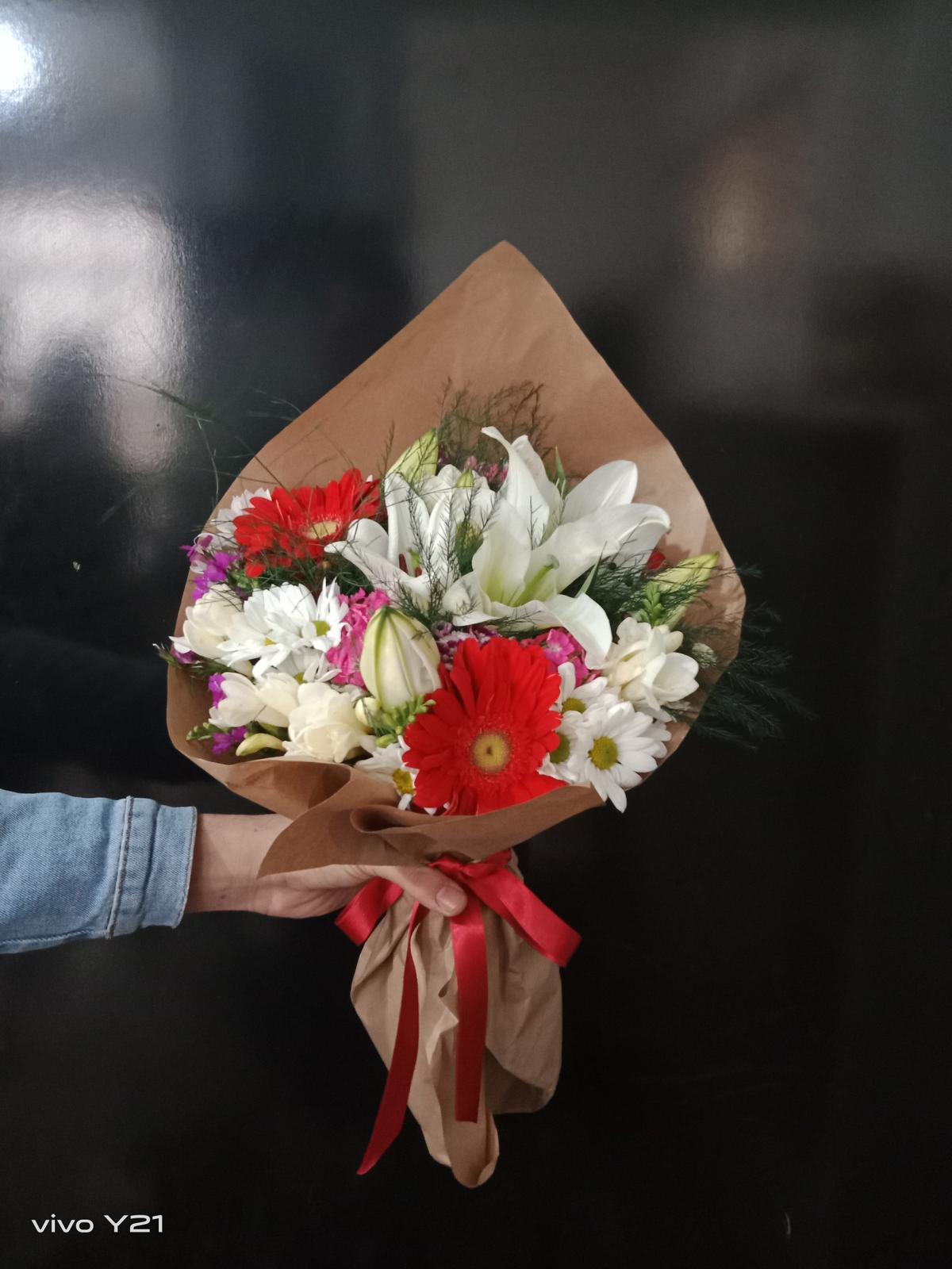 K�rm�z� Beyaz Mevsim Buketim